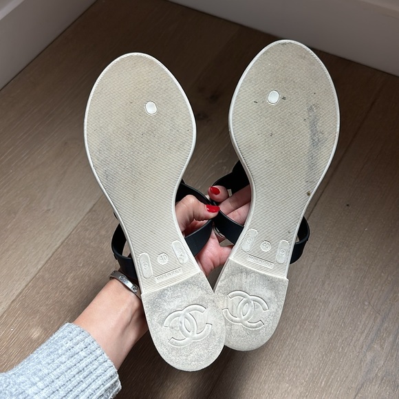 Chanel Camelia Thong Sandals in Black and White, Size EU 40 - Picture 5 of 9